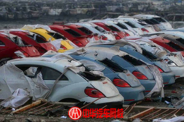 天津市濱海新區(qū)爆炸,汽車燒焦慘狀已無法形容（圖）@chinaadec.com