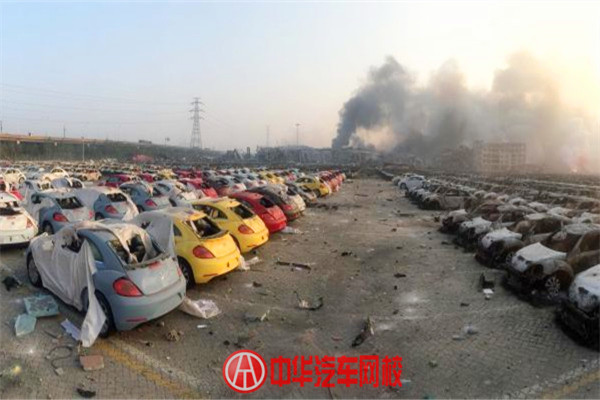 天津市濱海新區(qū)爆炸,汽車燒焦慘狀已無法形容（圖）@chinaadec.com