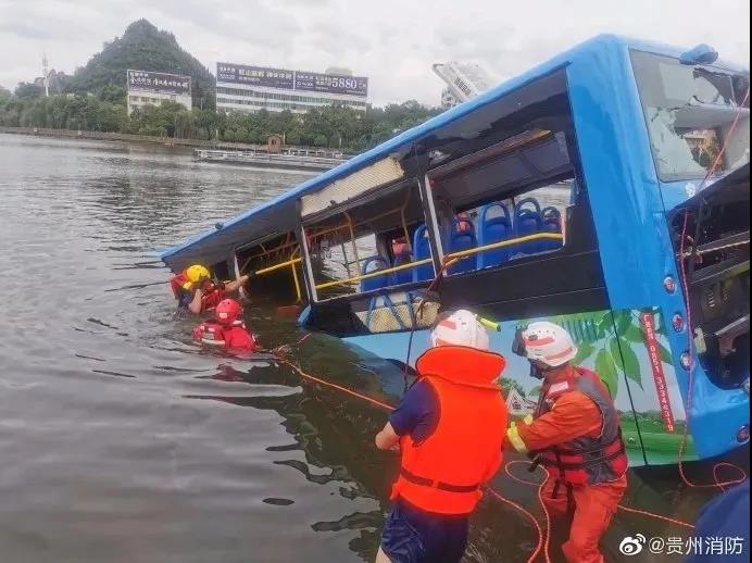 遭遇車輛落水該如何自救？只有這兩種逃生方法能活命@chinaadec.com